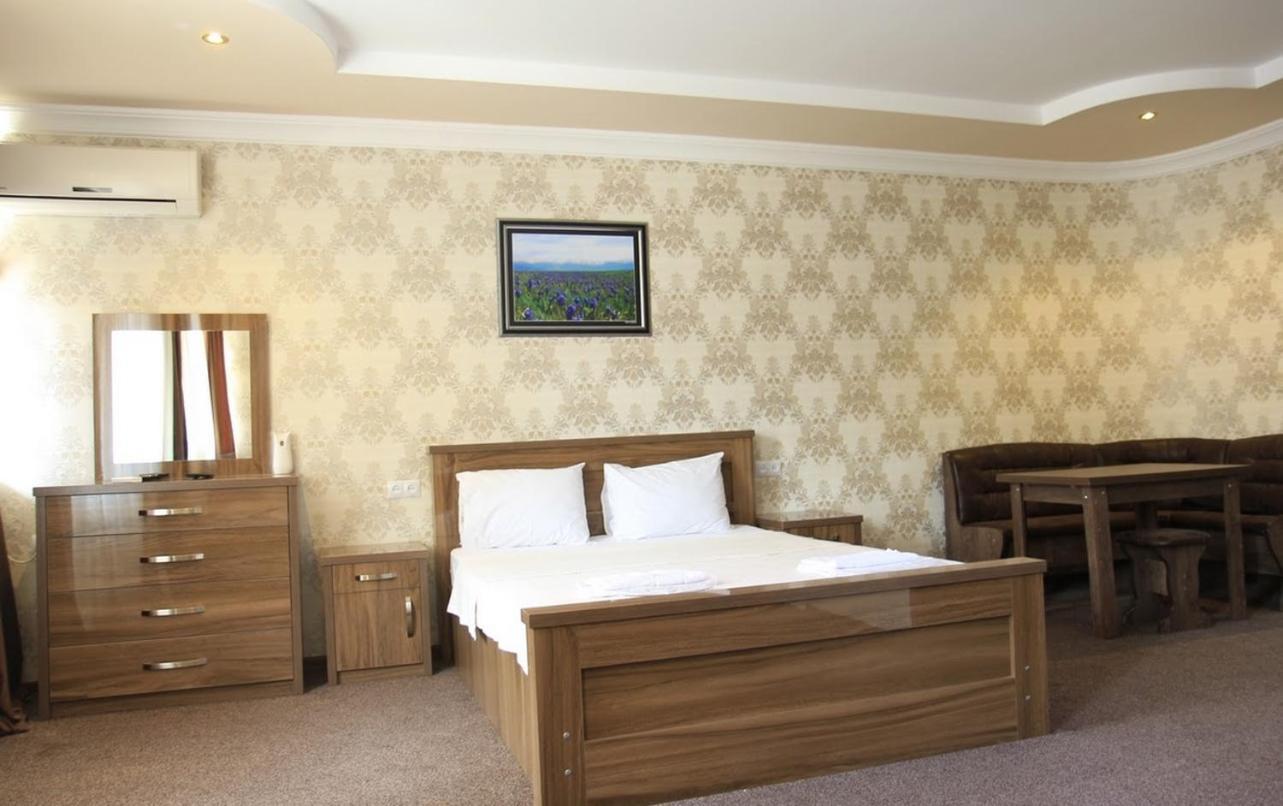 Royal Hotel Тбилиси Экстерьер фото