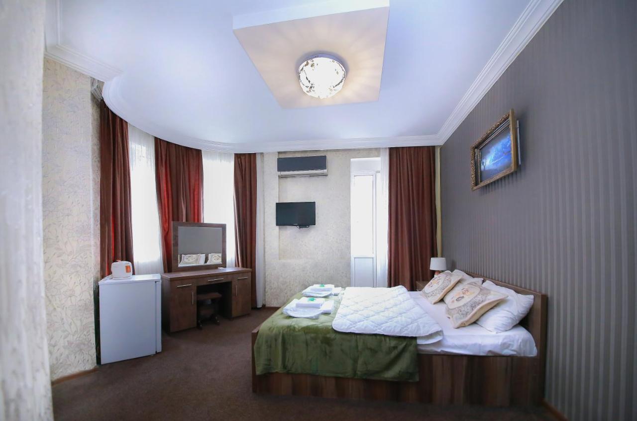 Royal Hotel Тбилиси Экстерьер фото